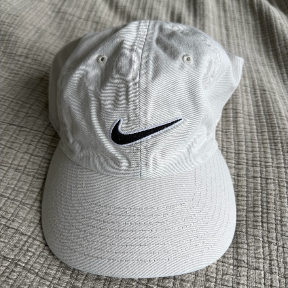 Nike Sportswear Heritage 86
Adjustable Cap, Cream